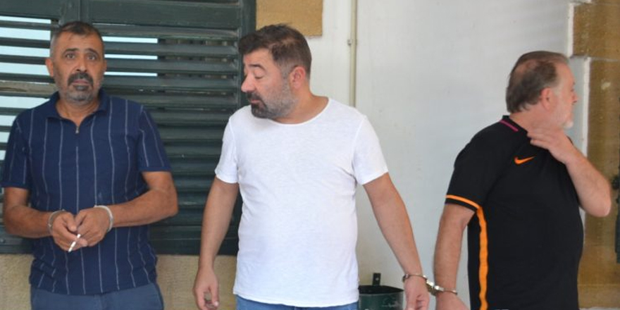 “Ya bu çiftliği vereceksin ya da seni gömeriz”