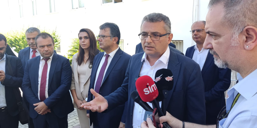 "Özdenefe toplantıya çağırmayacak, kriz derinleşiyor"