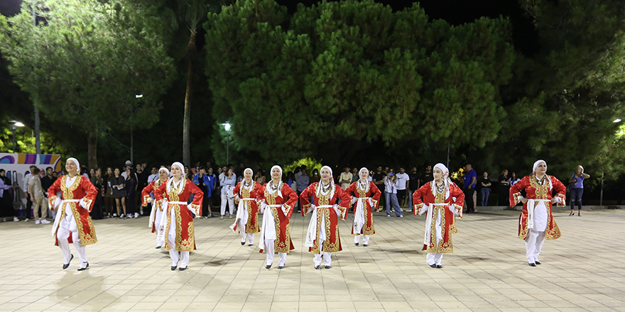 LAÜ’de “Kıbrıs ve Uluslararası Kültür Gecesi ilgi gördü