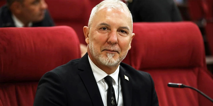 Protokole önce evet dedi, sonra eleştirdi!