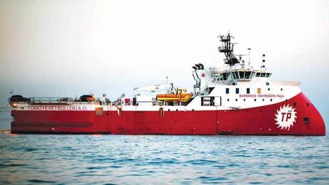 Barbaros’un savaş gemileri eşliğinde 4. parsel’e girdiği iddia edildi