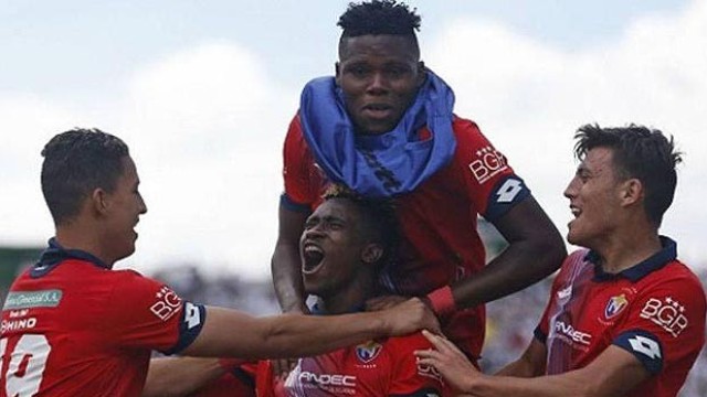 Takımını kandırdı, 53 yıllık geleneği yıktı