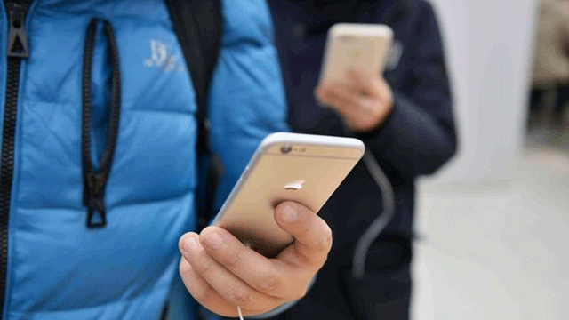 Apple yavaşlatılan iPhone'lar için özür diledi