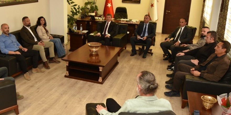 Başbakan Üstel, bugün öğretmen sendikalarıyla yeniden görüşecek