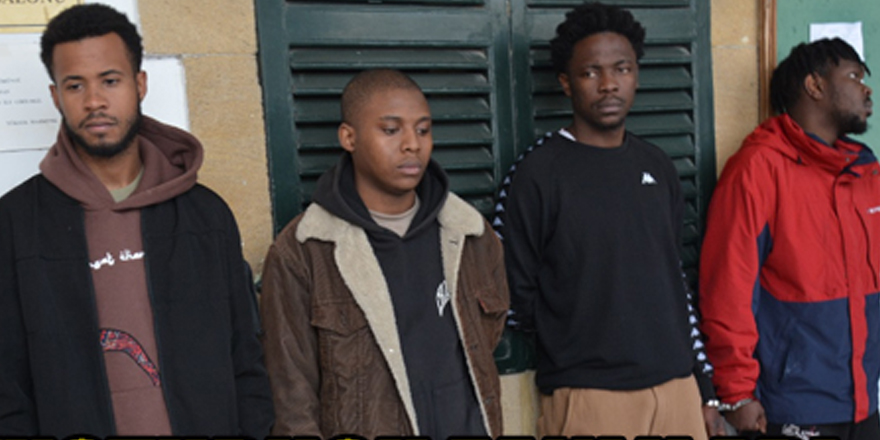 Yurt odasında uyuşturucu ile yakalandılar