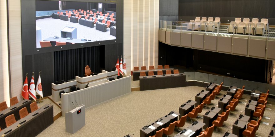 Yeni Cumhuriyet Meclisi faaliyete geçti
