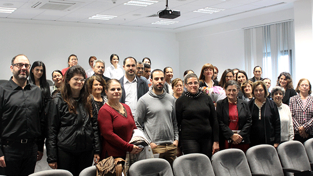 YDÜ Hastanesi “Gülersen Yengeçler Isırmaz” kitabının yazarı Zeynep Pelin Ataman ile kanser hastalarına umut oldu
