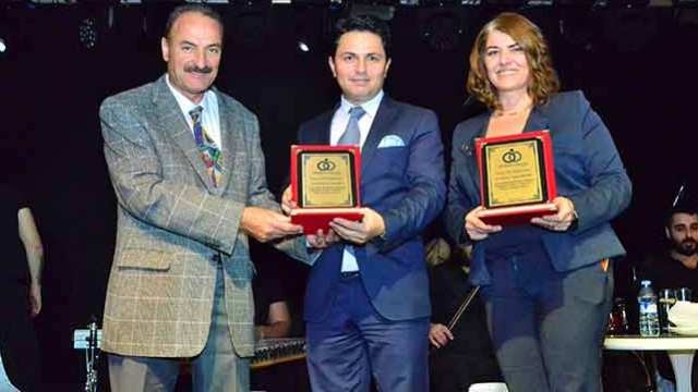 Duyarlı Sipahi çiftine plaket