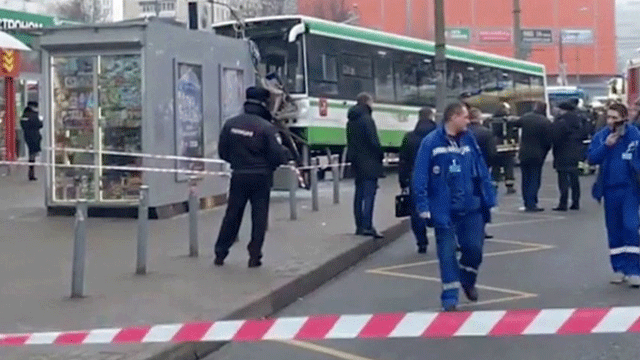 Moskova’da otobüs, durağa daldı!