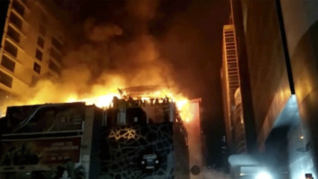 Hindistan’da büyük yangın! Ölü ve yaralılar var…