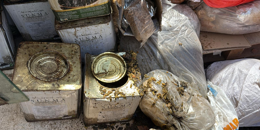 Baharat deposu mühürlendi