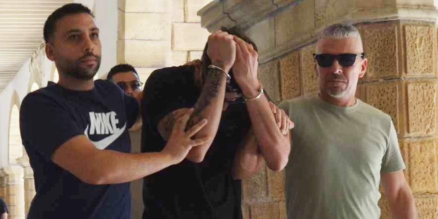 Polisi görünce aracını kilitleyip kaçaya kaçmaya çalıştı