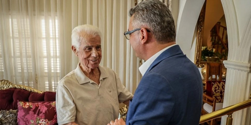 Erhürman, 3. Cumhurbaşkanı Derviş Eroğlu'nu ziyaret etti