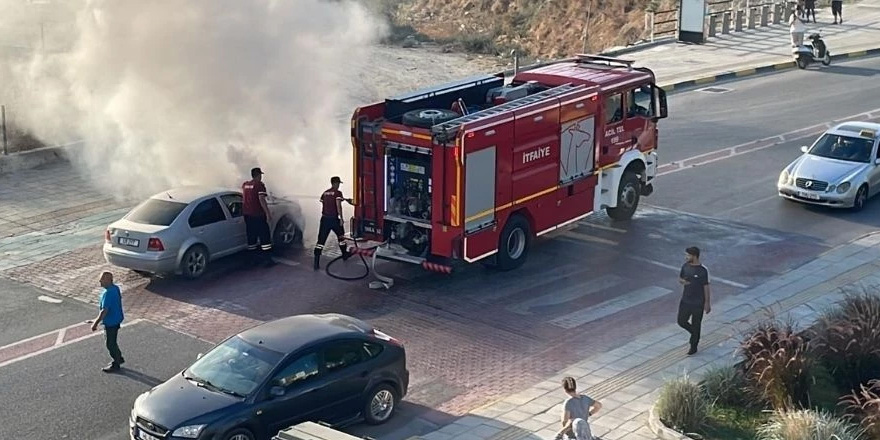 Seyir halindeki araçta yangın çıktı