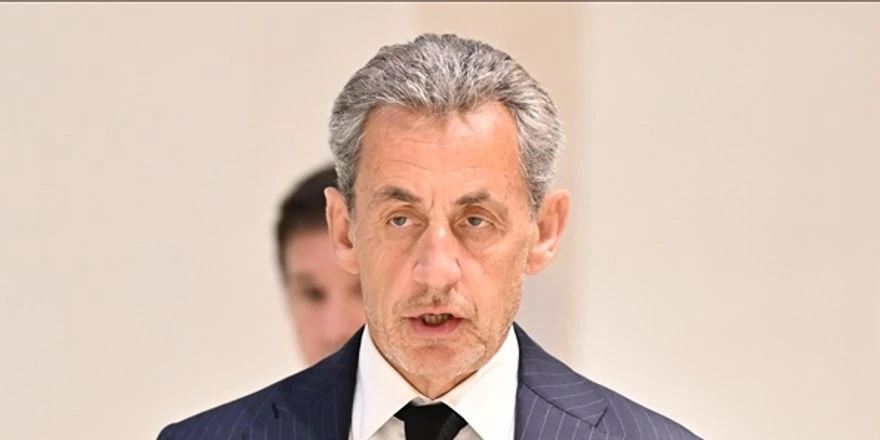 Eski Fransa Cumhurbaşkanı Nicolas Sarkozy hapse girdi