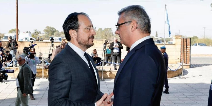 Rum Basını: Görüşüyorlar ama "Eli boş"