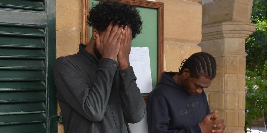 Aracında uyuşturucuyla yakalananan zanlı ile ev arkadaşı tutuklandı