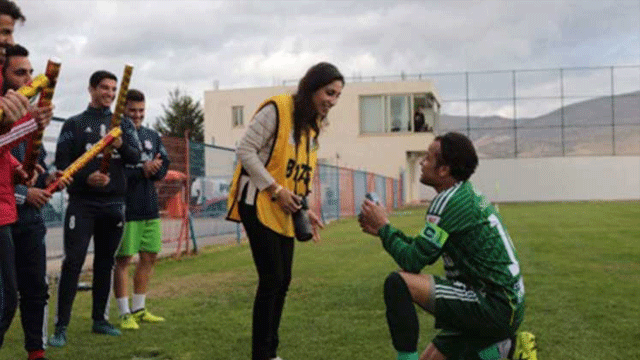 “Futbolcu-Spor Yazarı” aşkında mutlu son