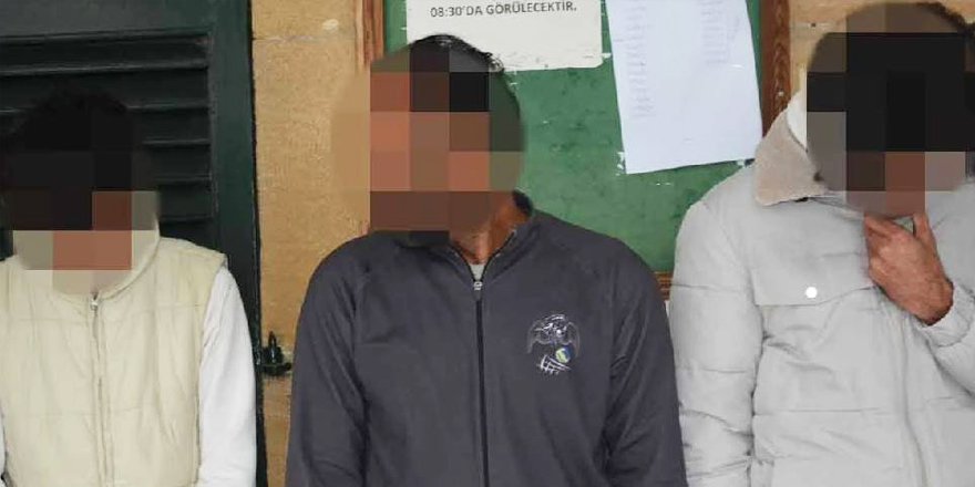 Ülkede kaçak ikamet eden 3 kişi mahkemeye çıkarıldı