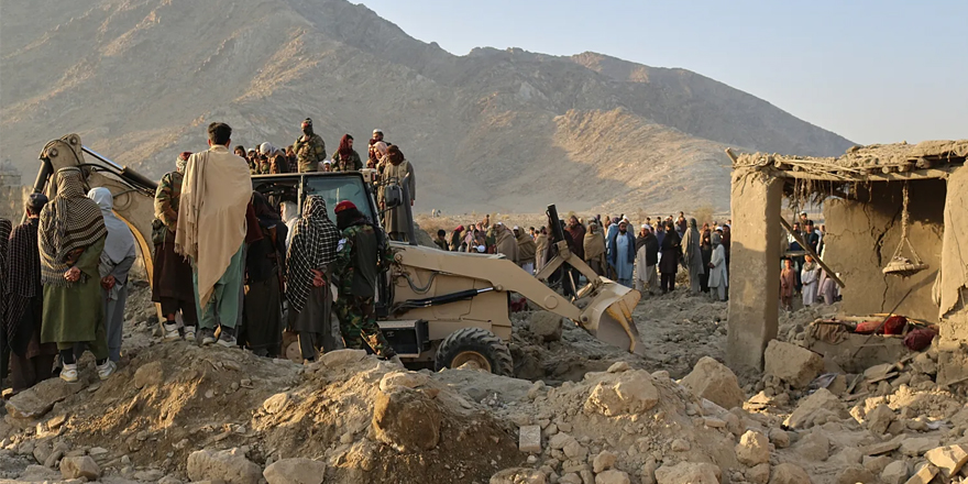 Pakistan, Afganistan’a açık savaş ilan etti