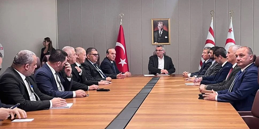 Cumhurbaşkanı Erhürman, kararnamenin geri çekilmesinin ardından Meclis’e geldi