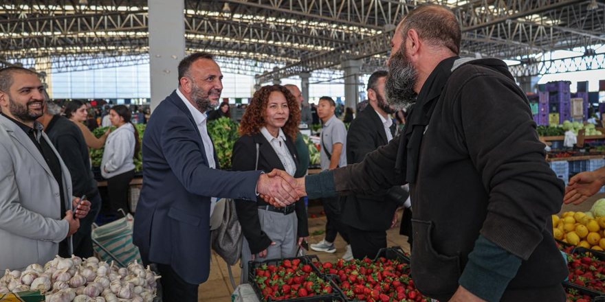 TDP Mağusa Açık Pazarı’nı ziyaret etti