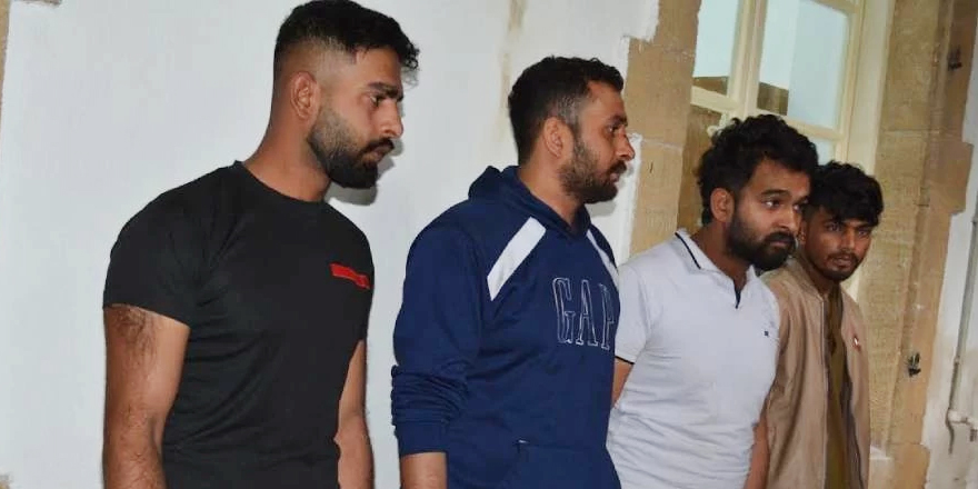 Kendilerine korna çalan kişiyi darp ettiler!