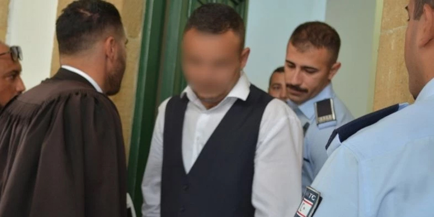 Kız arkadaşının evine balkondan girerek etrafa zarar verdi