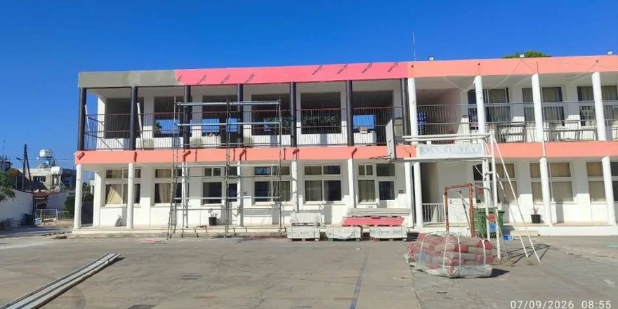 Okullarda inşaat ve tadilat devam ediyor