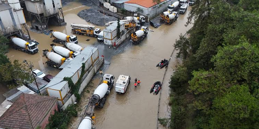 İstanbul ve Kocaeli'deki selde hayatını kaybedenlerin sayısı 8'e yükseldi