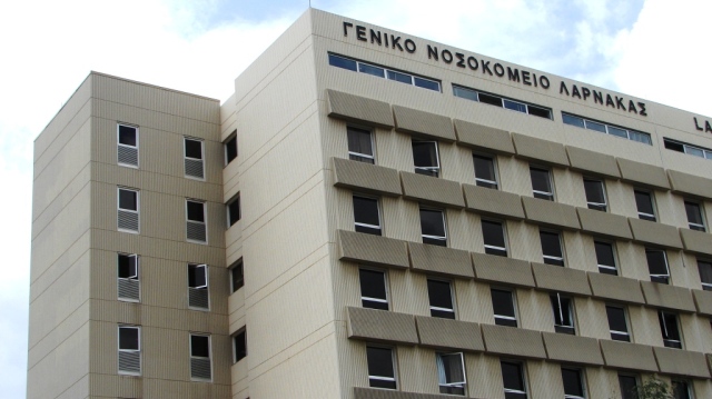 Larnaka Hastanesinin inşaat konteynırı soyuldu