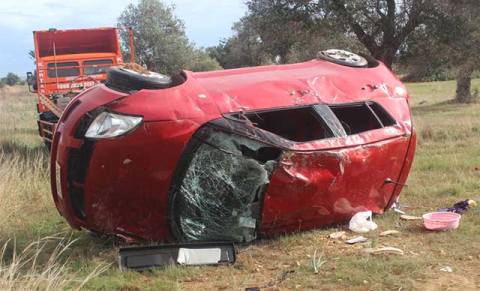 Virajı alamayınca takla attı