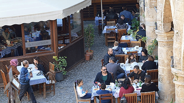 Büyük Han turistlere kaldı