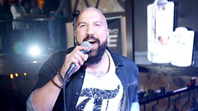 Evan’la canlı eğlence