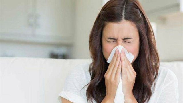 Boğaz ağrısına ilaç gibi gelen 5 bitki çayı