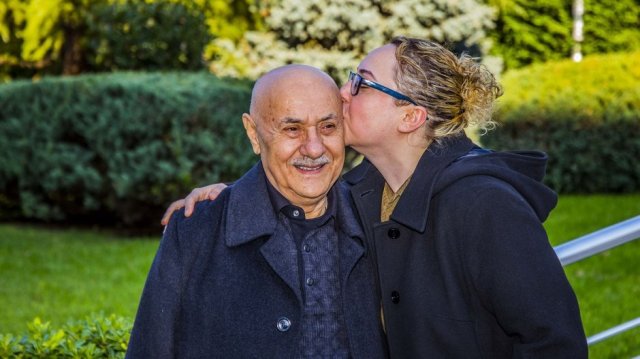 Bacak damarları tıkanan İbrahim Kadir Sönmez'e dizden kalbe hayat veren müdahale