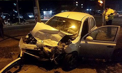 Aracını bırakıp kaçtı