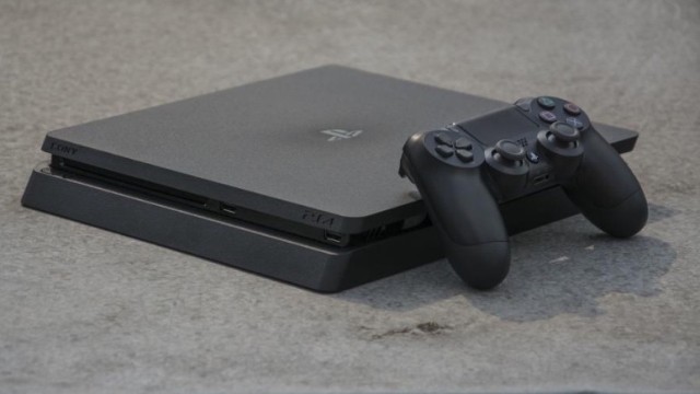 BİM, FIFA 18'li PlayStation 4 Slim satacak!