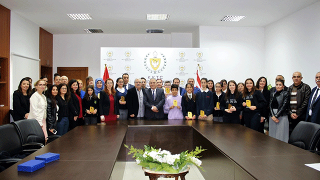 Dr. Fazıl Küçük Şiir ve Kompozisyon Yarışması’nda dereceye girenlere plaketleri verildi