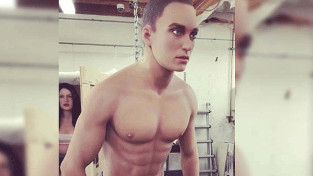 Biyonik penisli erkek seks robotu üretildi!