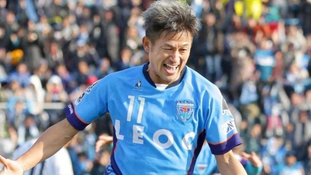 50 yaşındaki futbolcuya yeni sözleşme