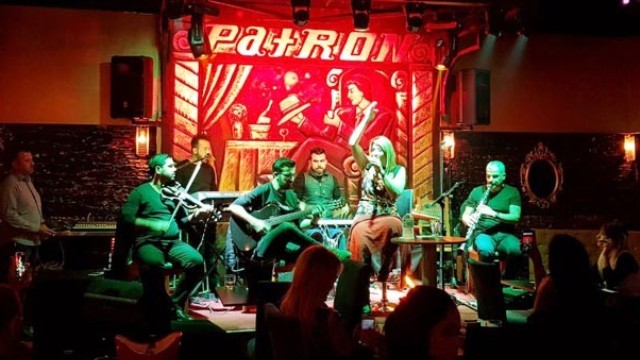 Altı gece canlı müzik