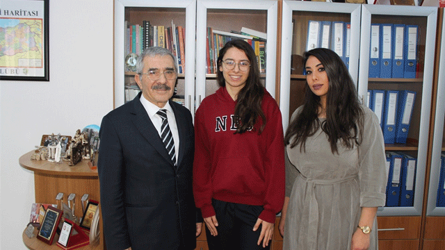 YDK öğrencisi Kıvılcım IGCSE Sosyoloji sınavından Kıbrıs genelinde en yüksek notu aldı