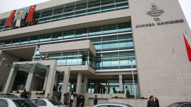 Anayasa Mahkemesi'nden CHP milletvekillerinin başvurusunu reddetti