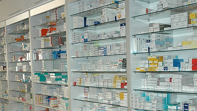 Güneyde reçetesiz satılan ilaçlara zam