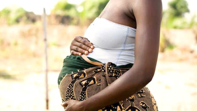 Hamile Kalmak İsteyen Kadınların Karnını Büyüten Şifacı Gözaltında