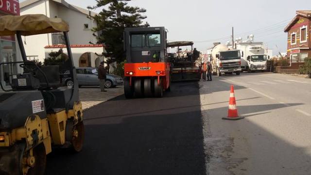 Girne Uğur Mumcu Caddesi üzerinde yol genişletme ve asfalt çalışması gerçekleştirildi