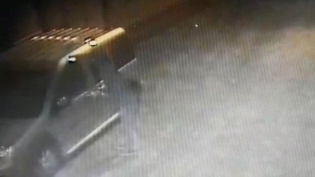 Edirne'de bir kişi park halindeki aracı ateşe verip kaçtı