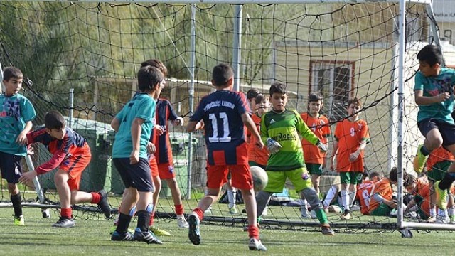 İlkokullar futbolda sona doğru