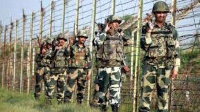 Pakistan-Hindistan sınırında çatışma: İki Hint sivil öldü